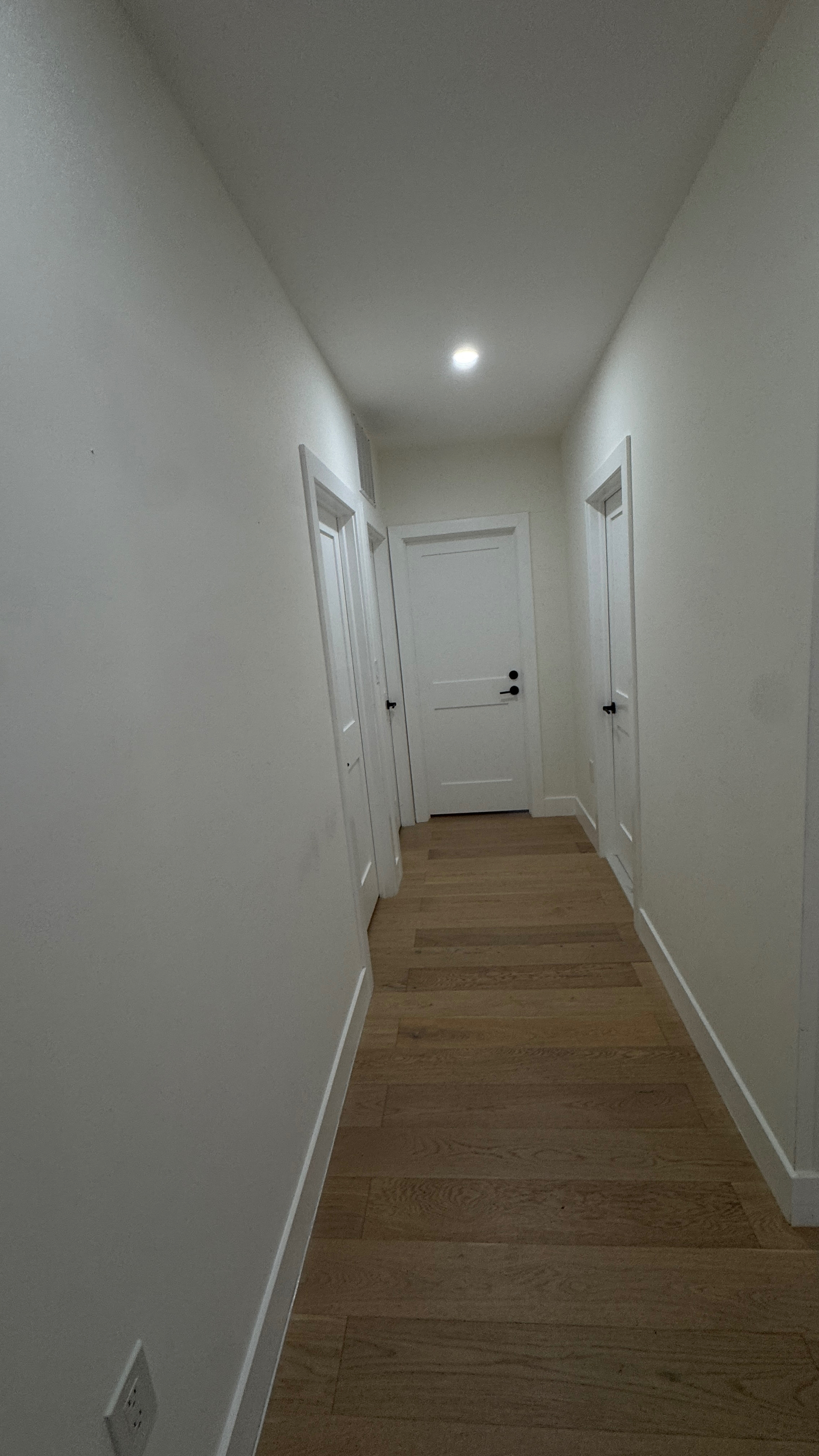 Coxy, Luxuriously Furnished Multi-Level Home with Outdoor Living, Smart Home Features & Driveway - Photo 9