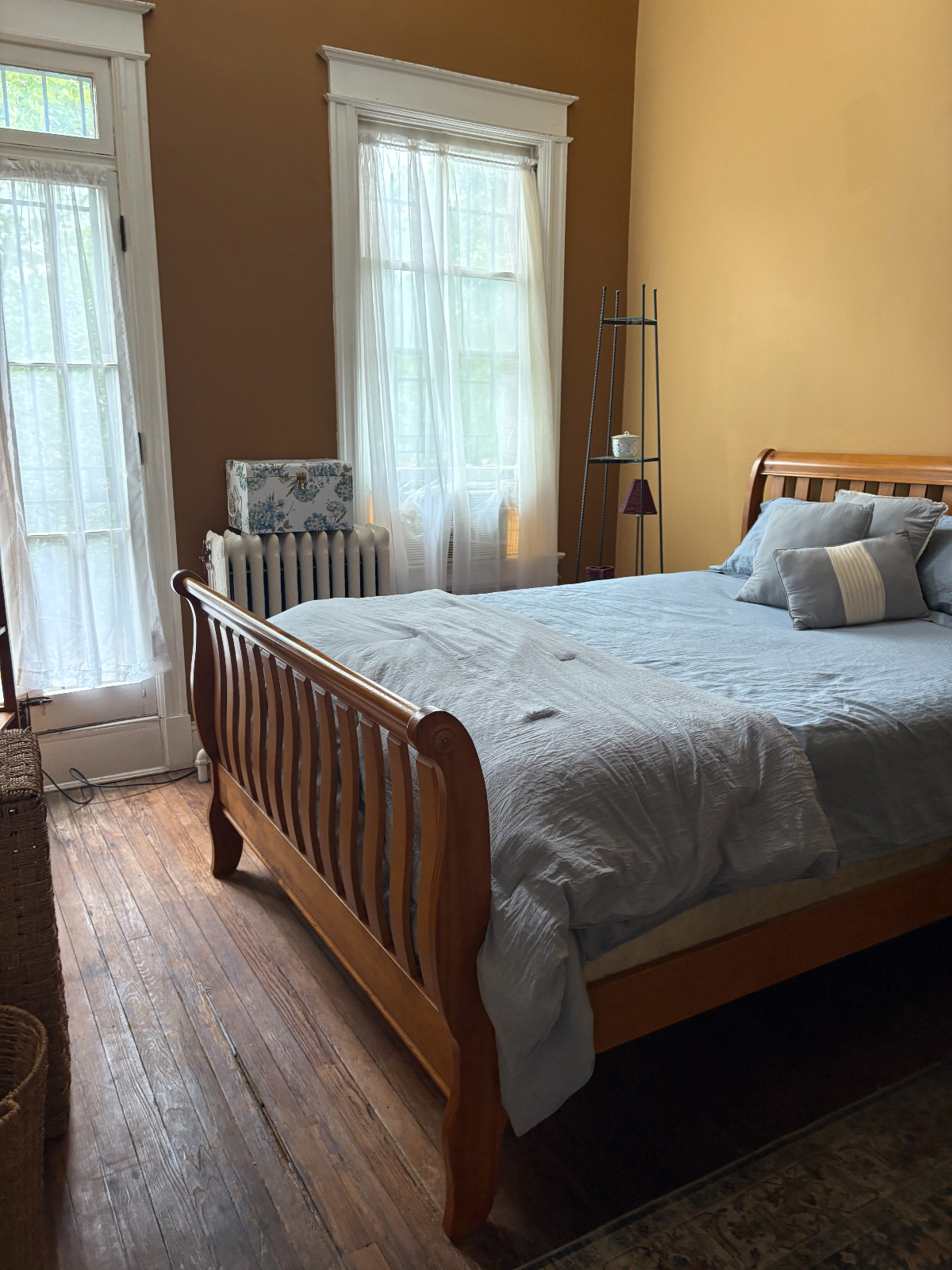 Very conveniently located Victorian - Federalist Style, Row house in DC.  Home -Away From  - Home! - Photo 9