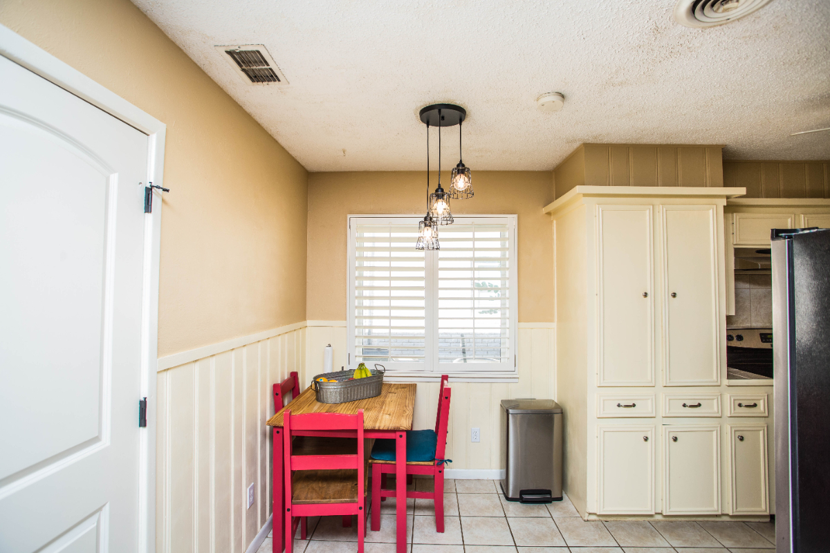 Furnished Central Lubbock--4 Bedroom, 2 Bath, 2 Car Garage Home - Photo 5