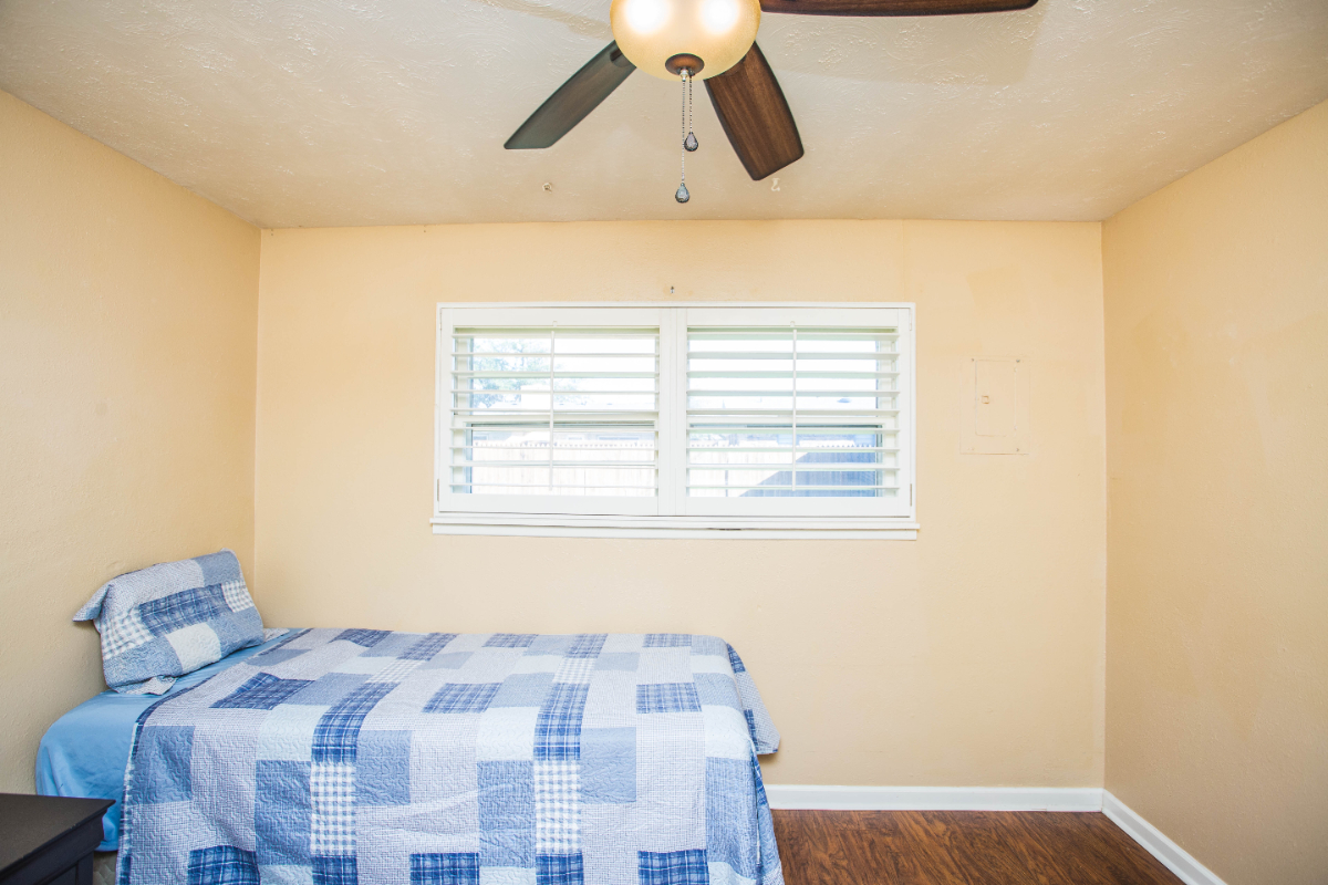 Furnished Central Lubbock--4 Bedroom, 2 Bath, 2 Car Garage Home - Photo 10