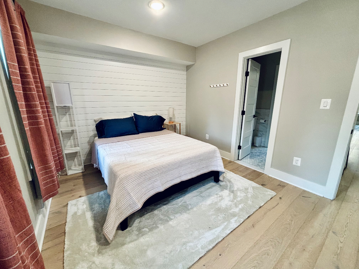 Modern 2BR Second-Floor Condo Near H St and Union Market - Photo 4
