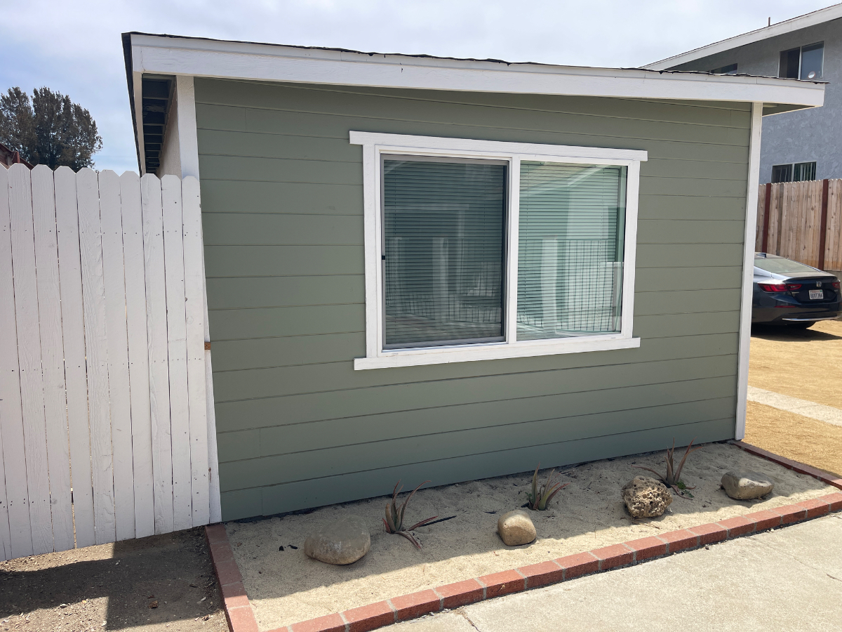 Brand New completely renovated, super cute 1 Bedroom 1 Bath ADU. - Photo 4