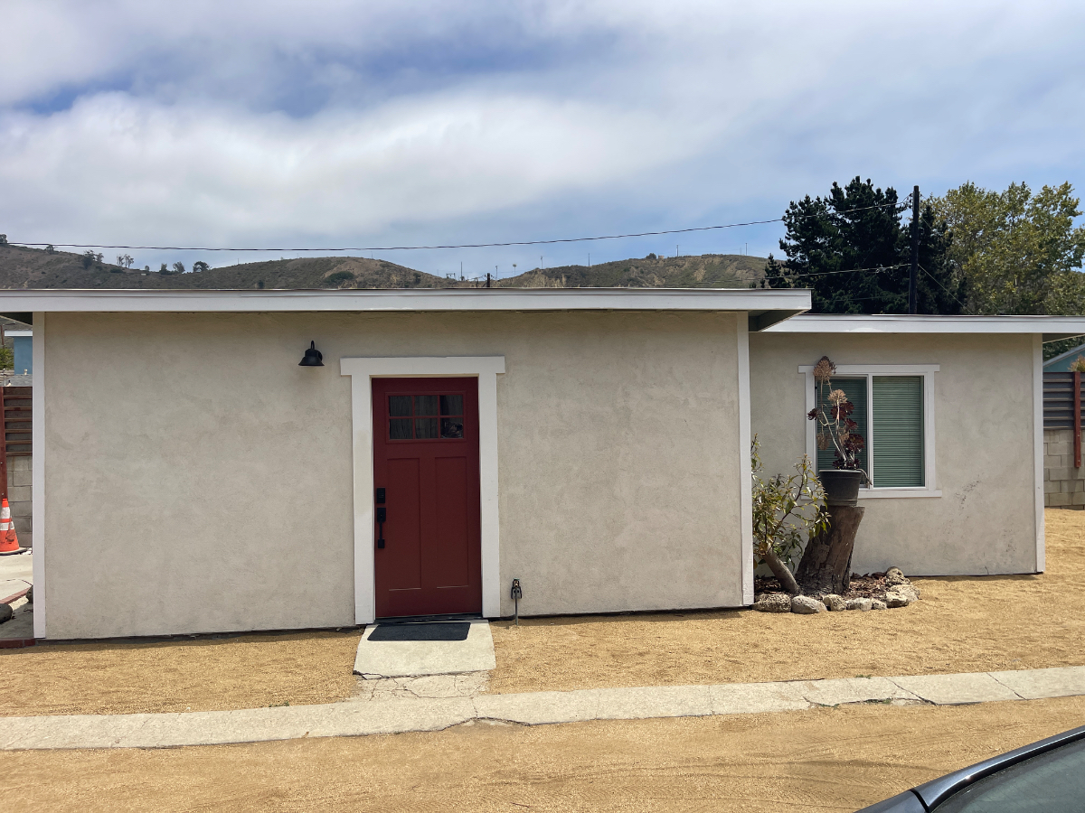 Brand New completely renovated, super cute 1 Bedroom 1 Bath ADU. - Photo 3
