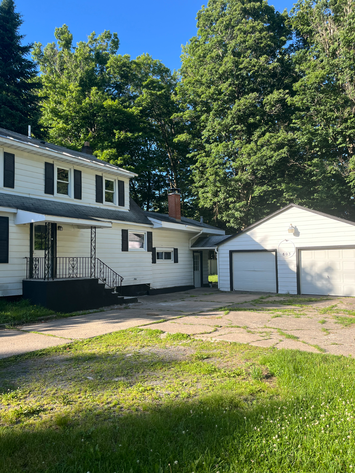 Newly remodeled 4 bedroom single family home - Photo 5