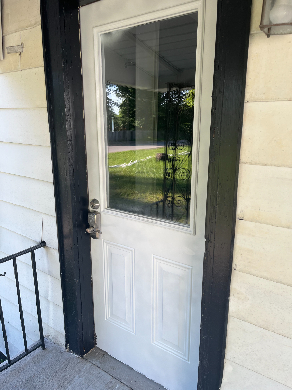 Newly remodeled 4 bedroom single family home - Photo 10