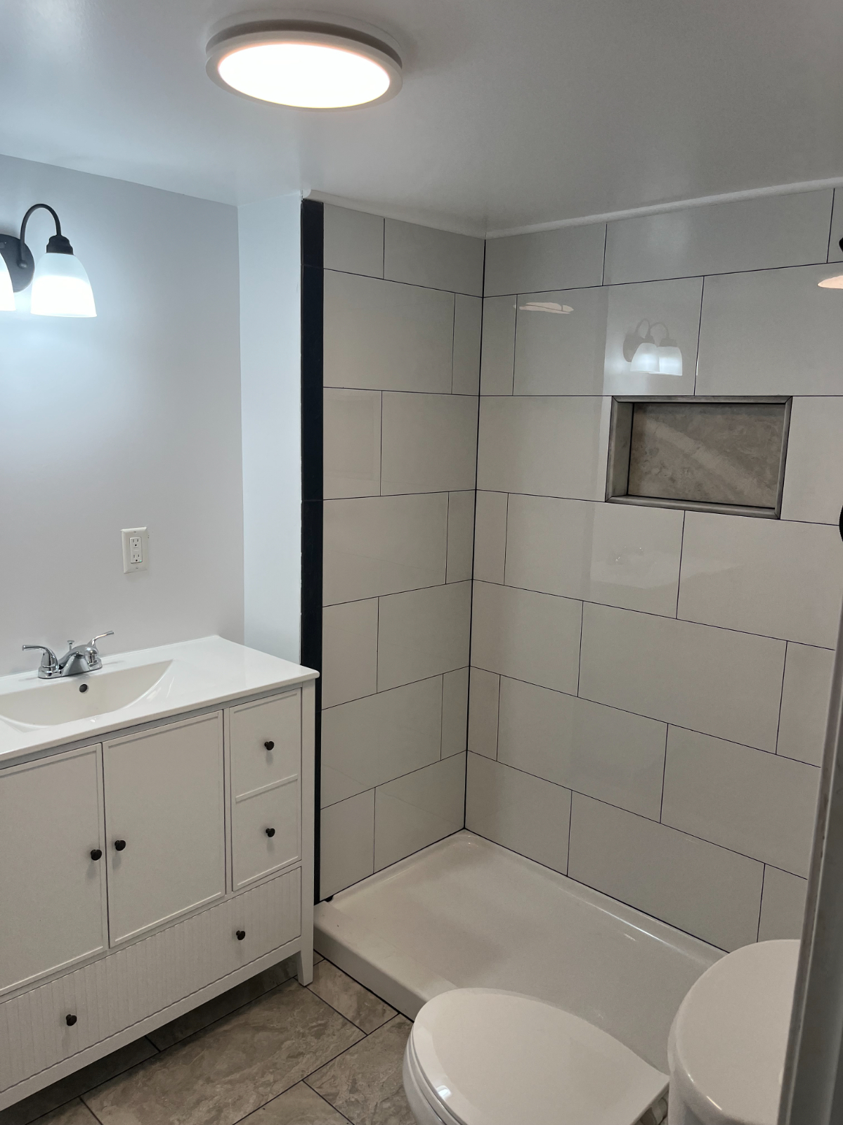 Newly remodeled 4 bedroom single family home - Photo 2