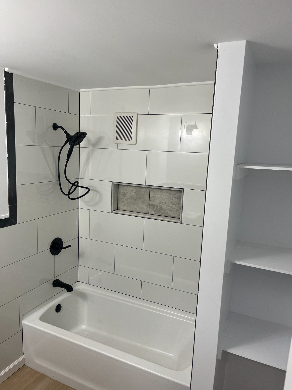 Newly remodeled 4 bedroom single family home - Photo 3