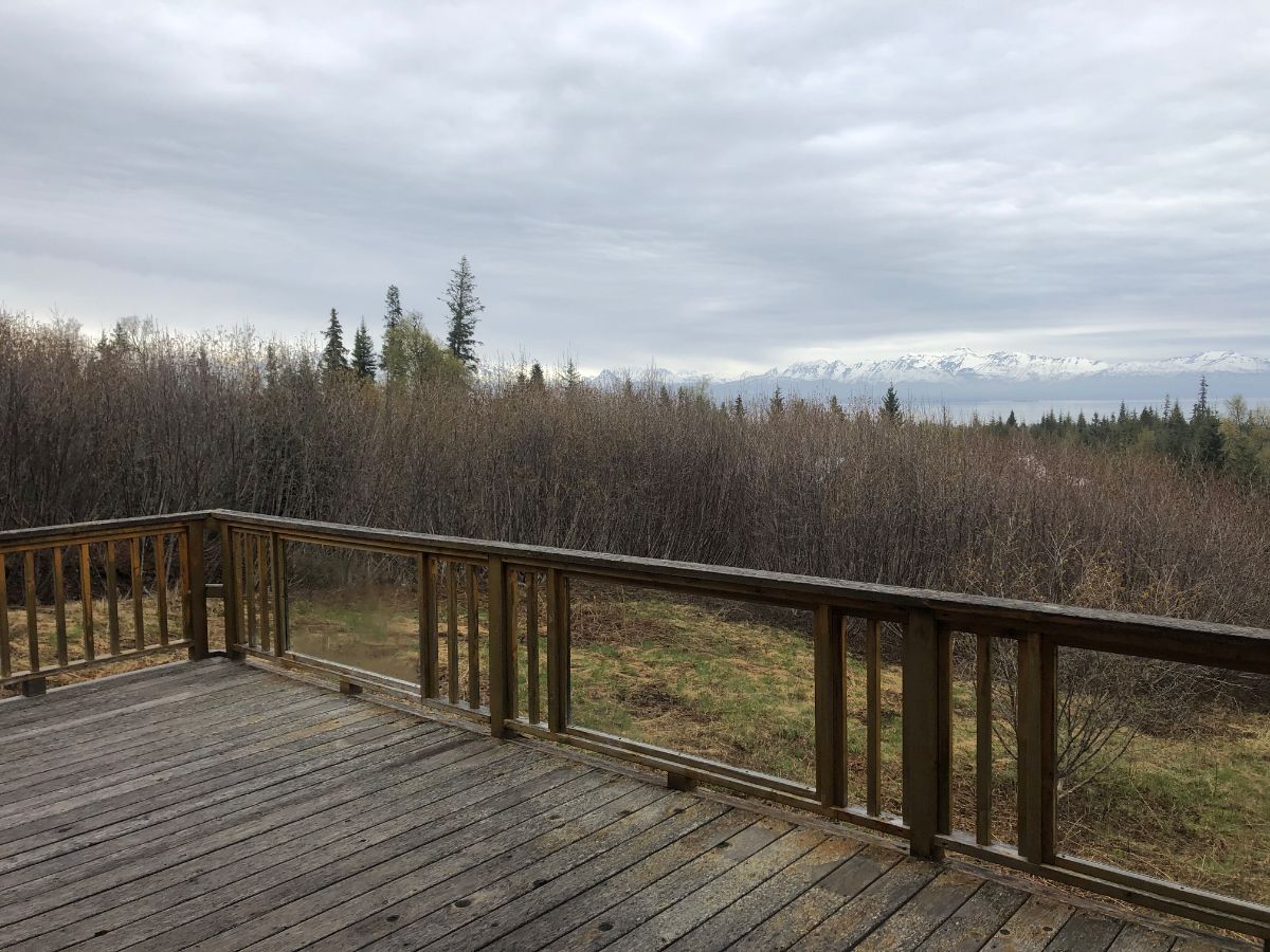 Large Beautiful Log Home 3 Br 2 Full baths Big deck. - Photo 1