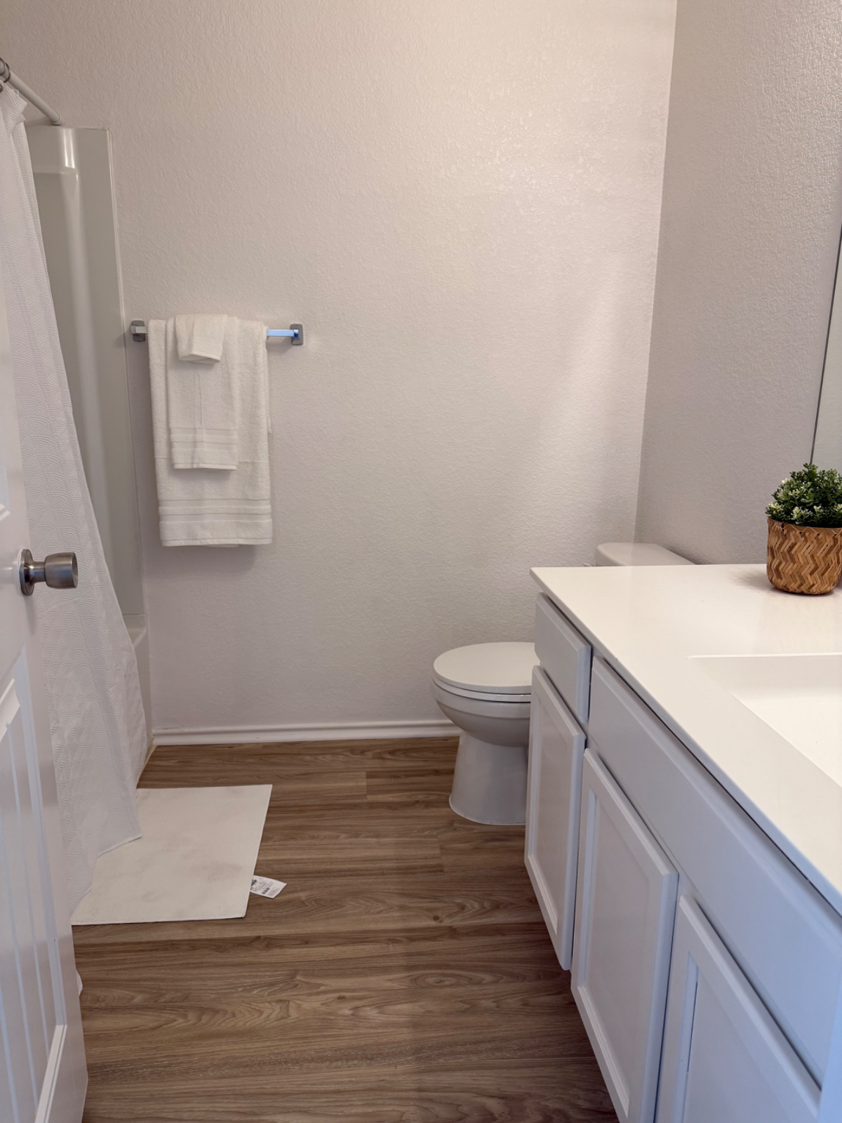 Move-In Ready Corporate Housing | Quiet Austin Neighborhood Near Tesla Gigafactory, COTA & Austin Ai - Photo 5