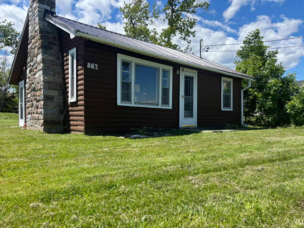 Small Cottage with Lakefront Access - Photo 1