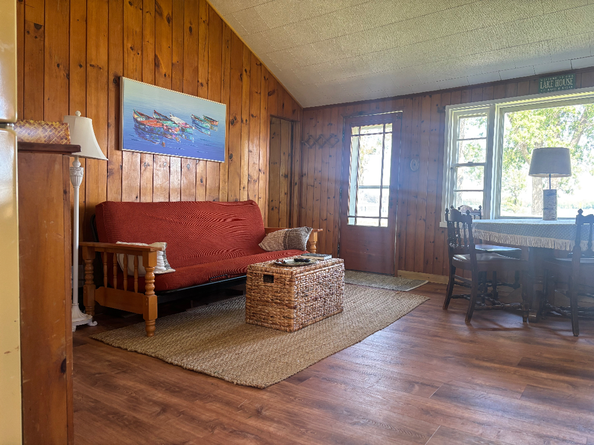 Small Cottage with Lakefront Access - Photo 8