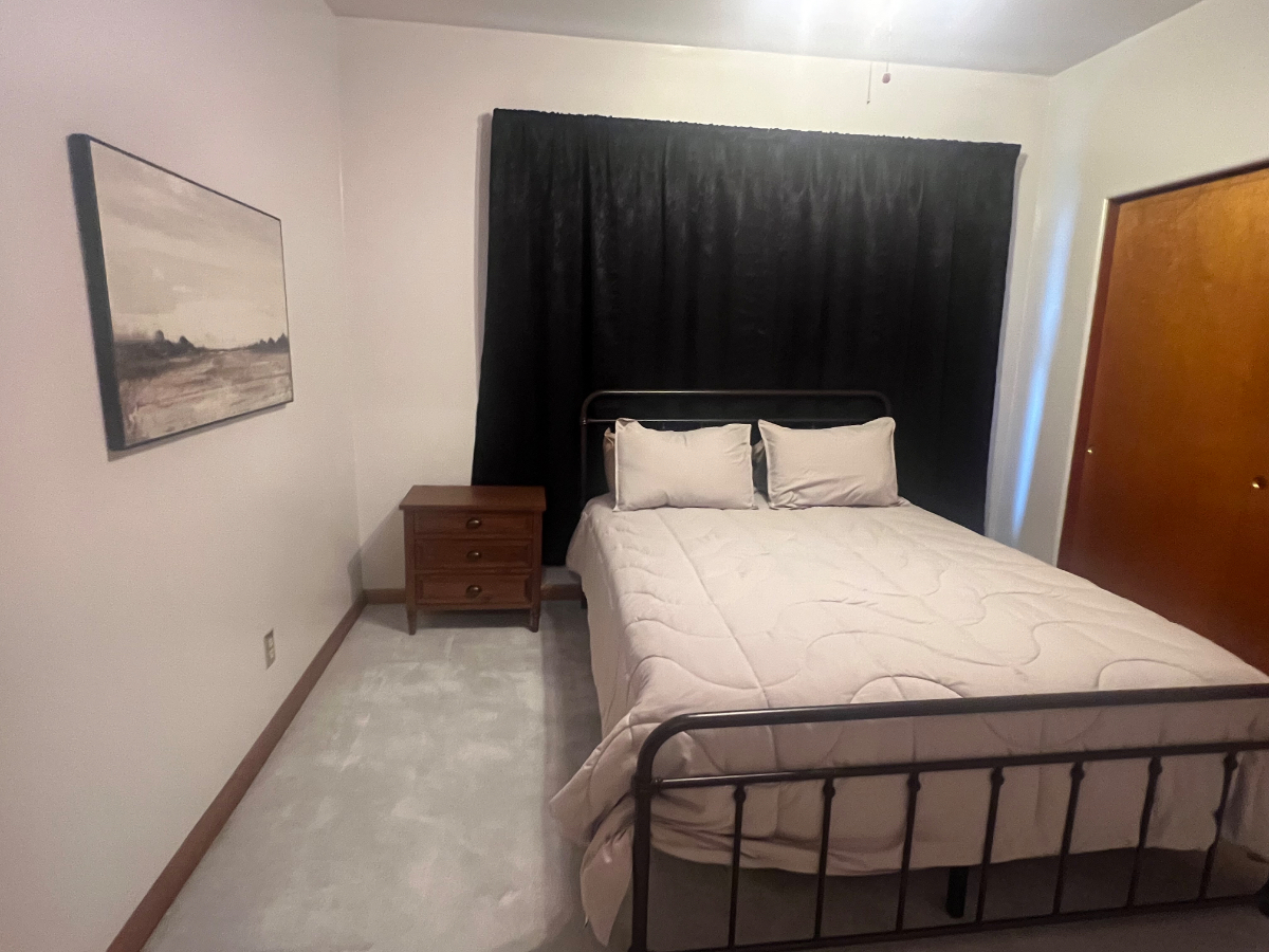 Spaceous 3 bedroom Condo - Photo 2
