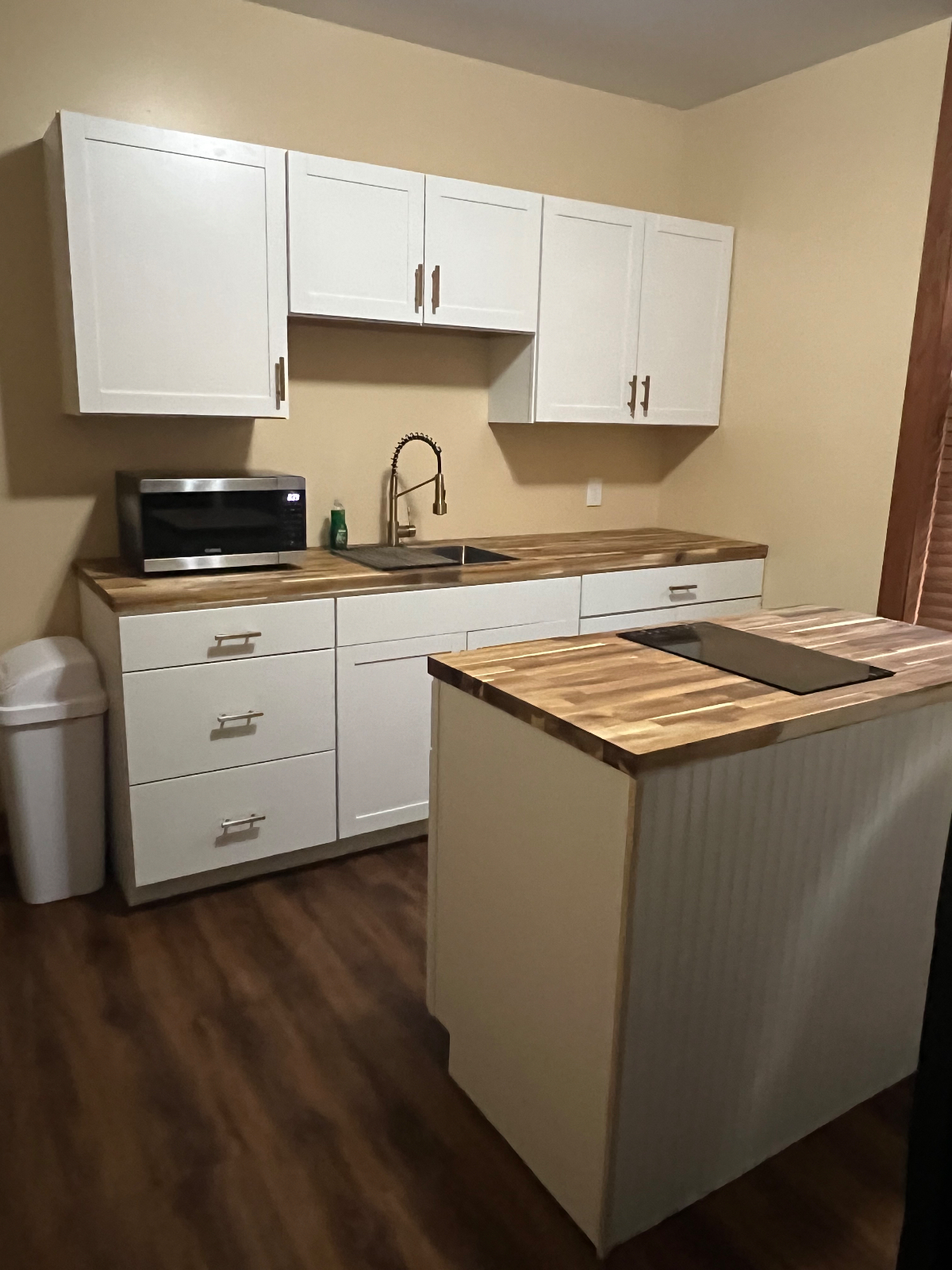 Spaceous 3 bedroom Condo - Photo 4