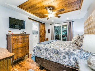Waterfront Lake LBJ Retreat | Monthly Furnished Rental - Photo 9