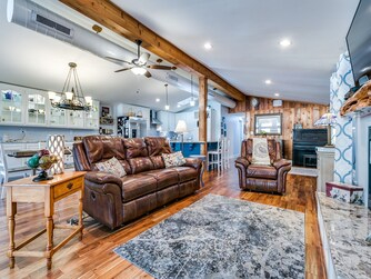 Waterfront Lake LBJ Retreat | Monthly Furnished Rental - Photo 5