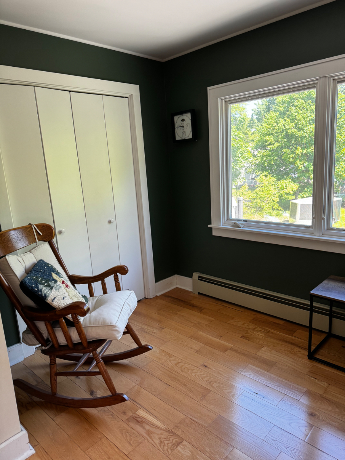 Superior location less than 1 mile to hospital and charming home - Photo 11