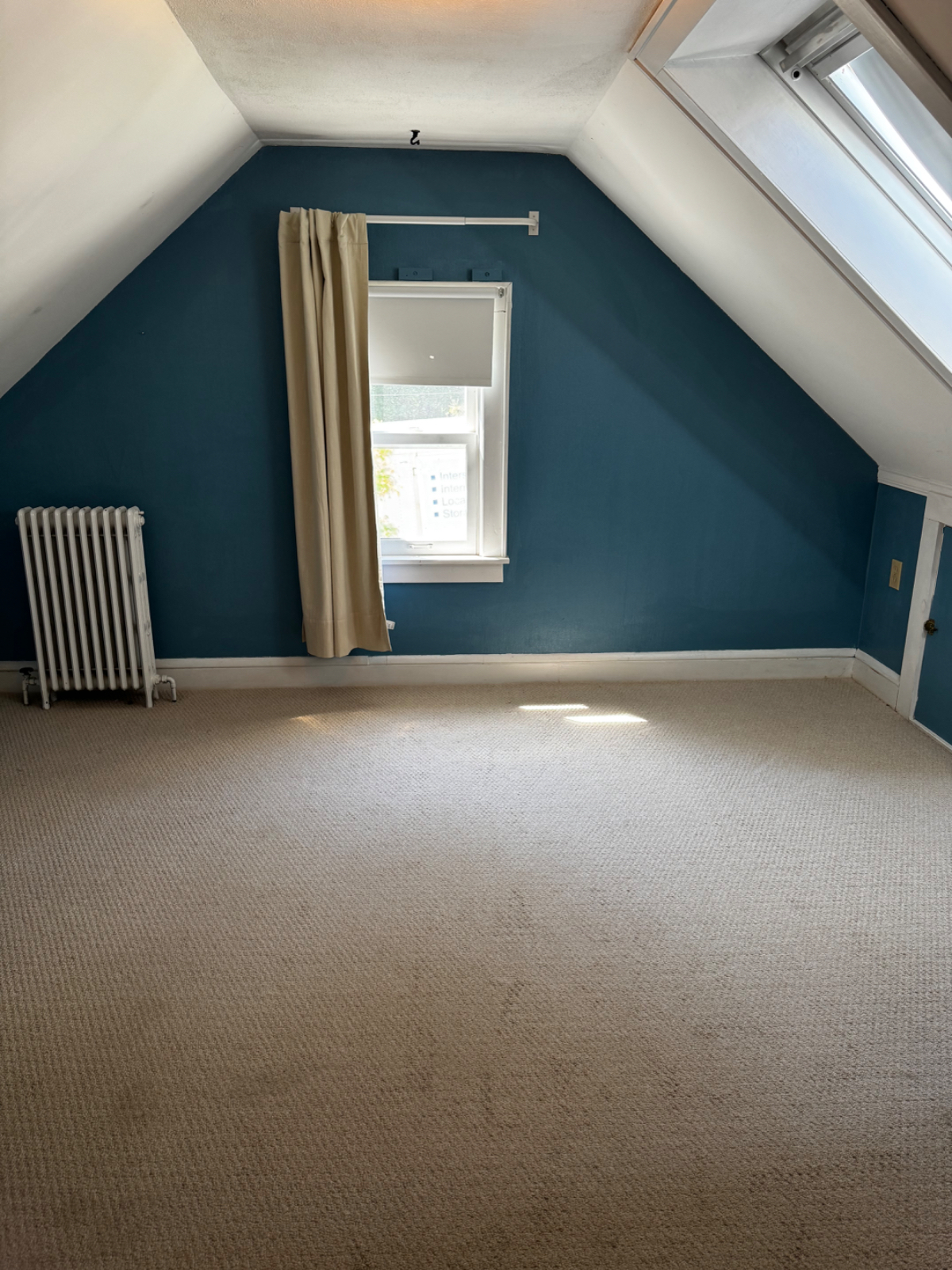 Superior location less than 1 mile to hospital and charming home - Photo 8