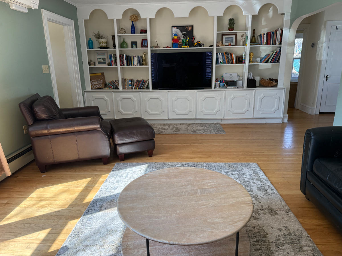 Superior location less than 1 mile to hospital and charming home - Photo 4