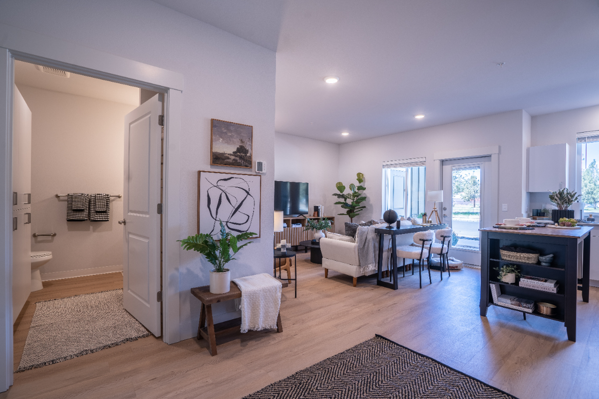 Modern Mountain Living Community with 24/7 Fitness Center - Pet Friendly - Sauna - On-Site Dog Park-Clubhouse - Photo 1