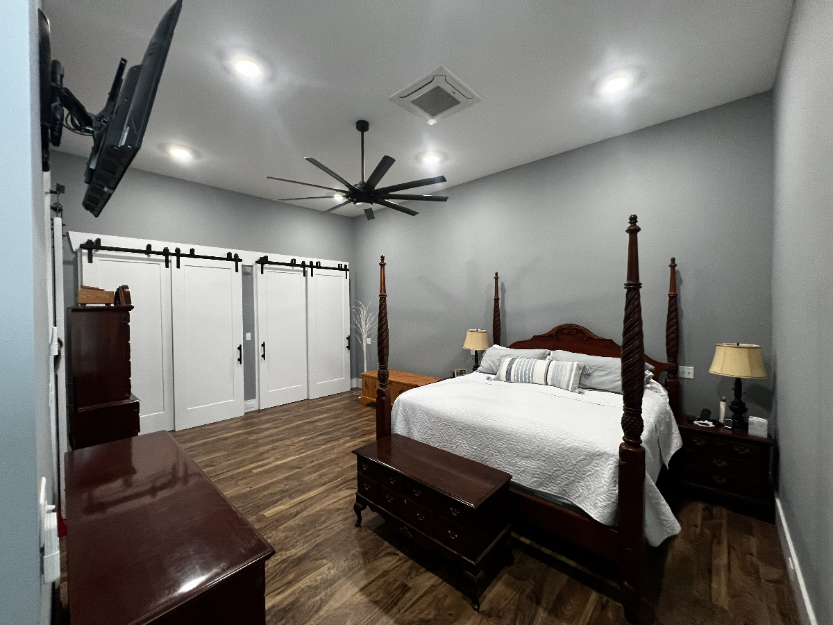 Beautiful Luxurious Modern Spacious Ground Level Apartment 2 Car Attached Garage - Photo 5