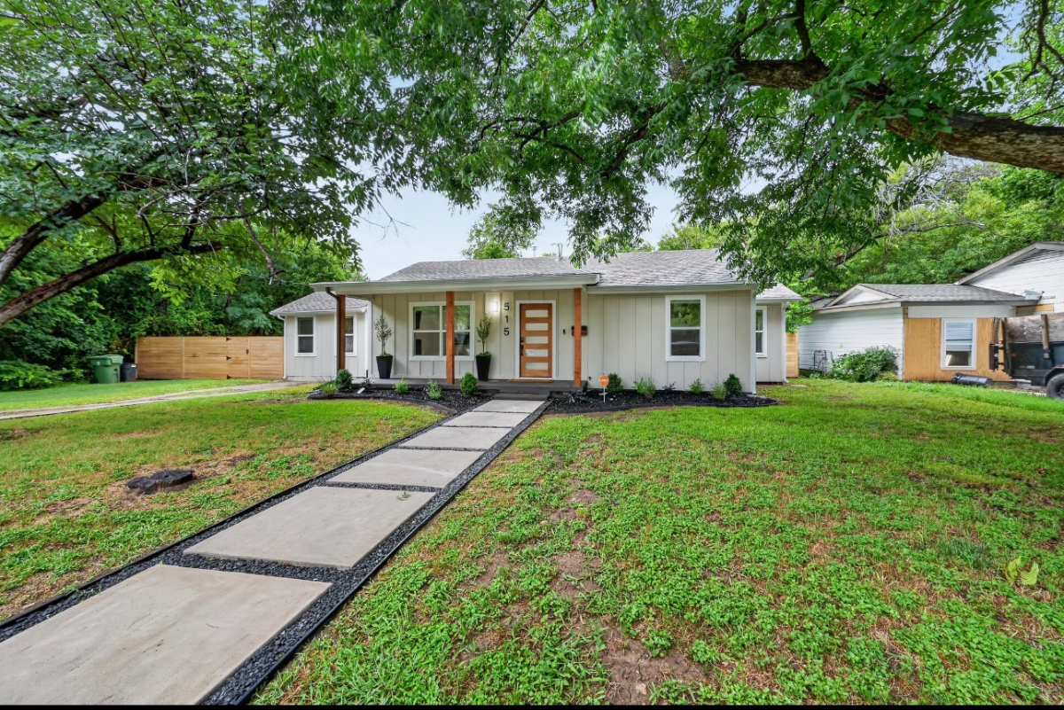 Executive Furnished 3BR Home Near Downtown Mansfield & Hospitals - Photo 4
