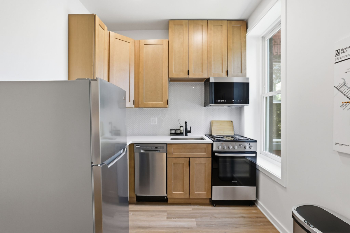 Furnished Studio on Capitol Hill | Utilities & WiFi Included | On-Site Laundry - Photo 2