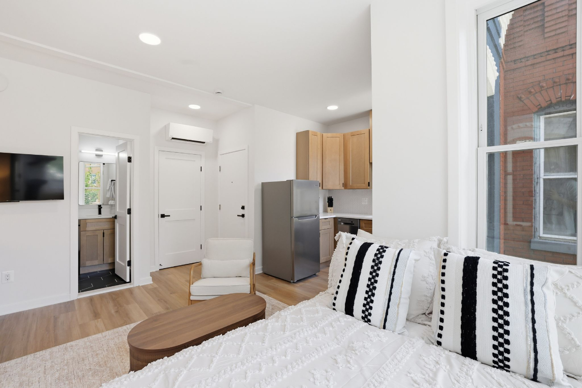 Furnished Studio on Capitol Hill | Utilities & WiFi Included | On-Site Laundry - Photo 7