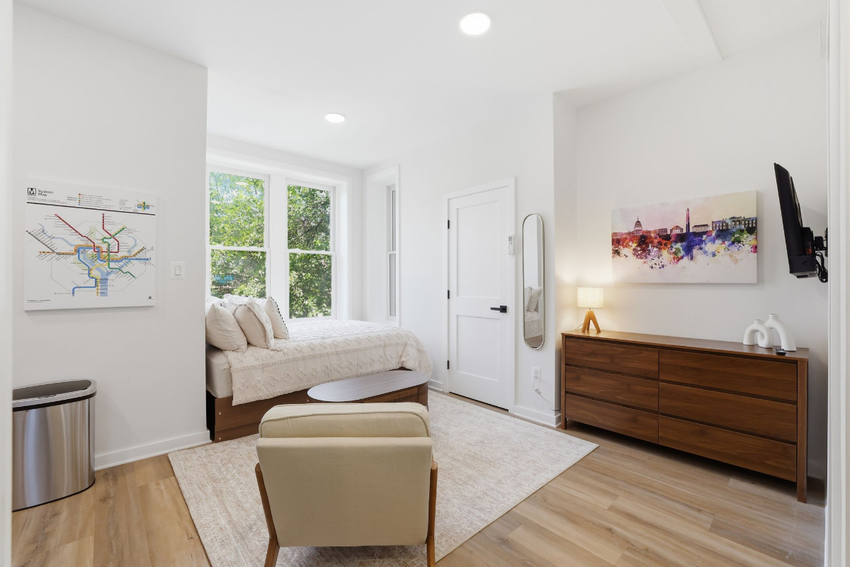 Furnished Studio on Capitol Hill | Utilities & WiFi Included | On-Site Laundry - Photo 10