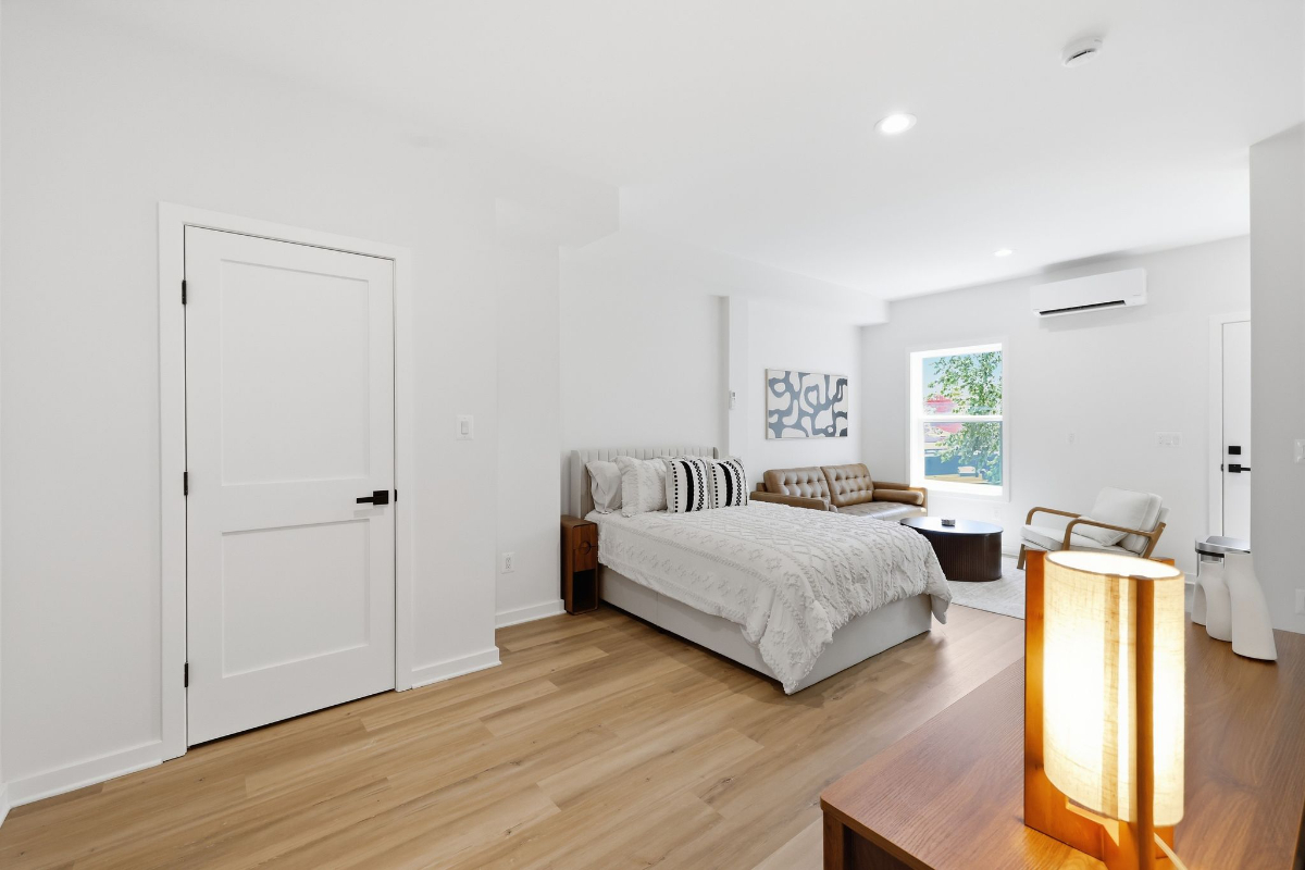 Furnished Studio on Capitol Hill | Utilities & WiFi Included | On-Site Laundry - Photo 3