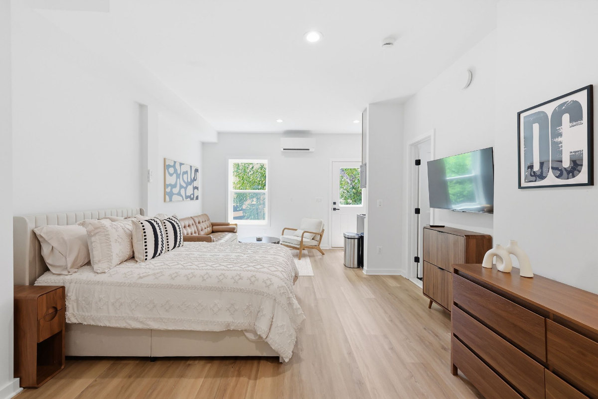 Furnished Studio on Capitol Hill | Utilities & WiFi Included | On-Site Laundry - Photo 5