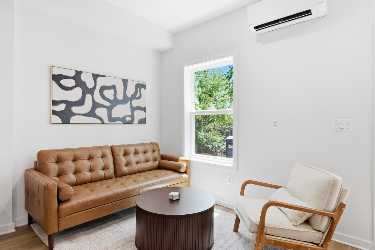 Furnished Studio on Capitol Hill | Utilities & WiFi Included | On-Site Laundry - Photo 10