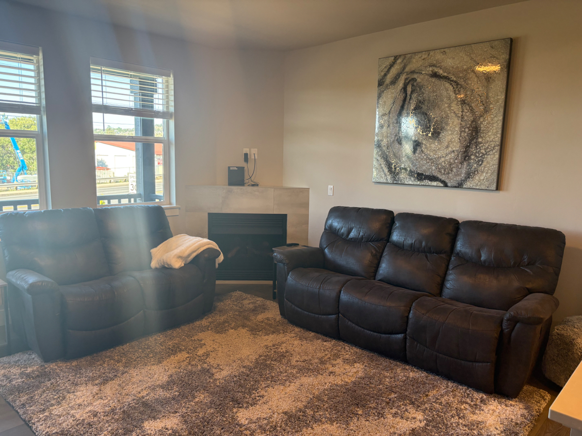 Fully Furnished Empire Ave. Townhouse - Photo 6