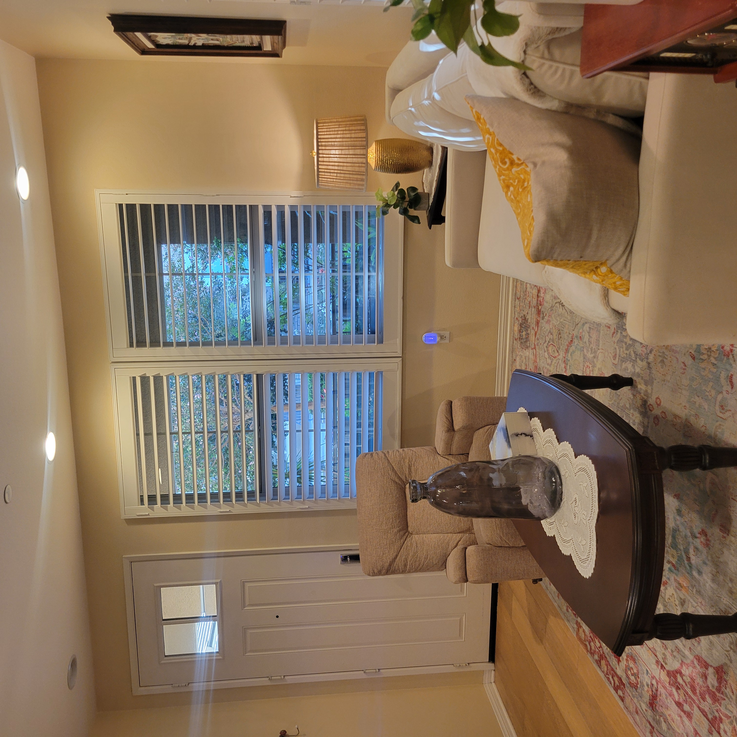 Furnished Condo W/ Modern Finishes, ADA Accessible And Exceptional Hospital Location - Photo 2