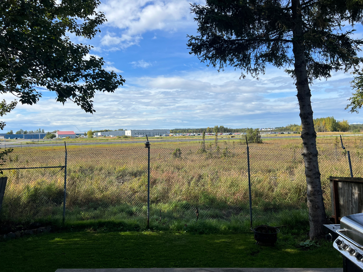 West Side Minutes to Airport 2Beds 1.5 bath airport townhouse - Photo 2