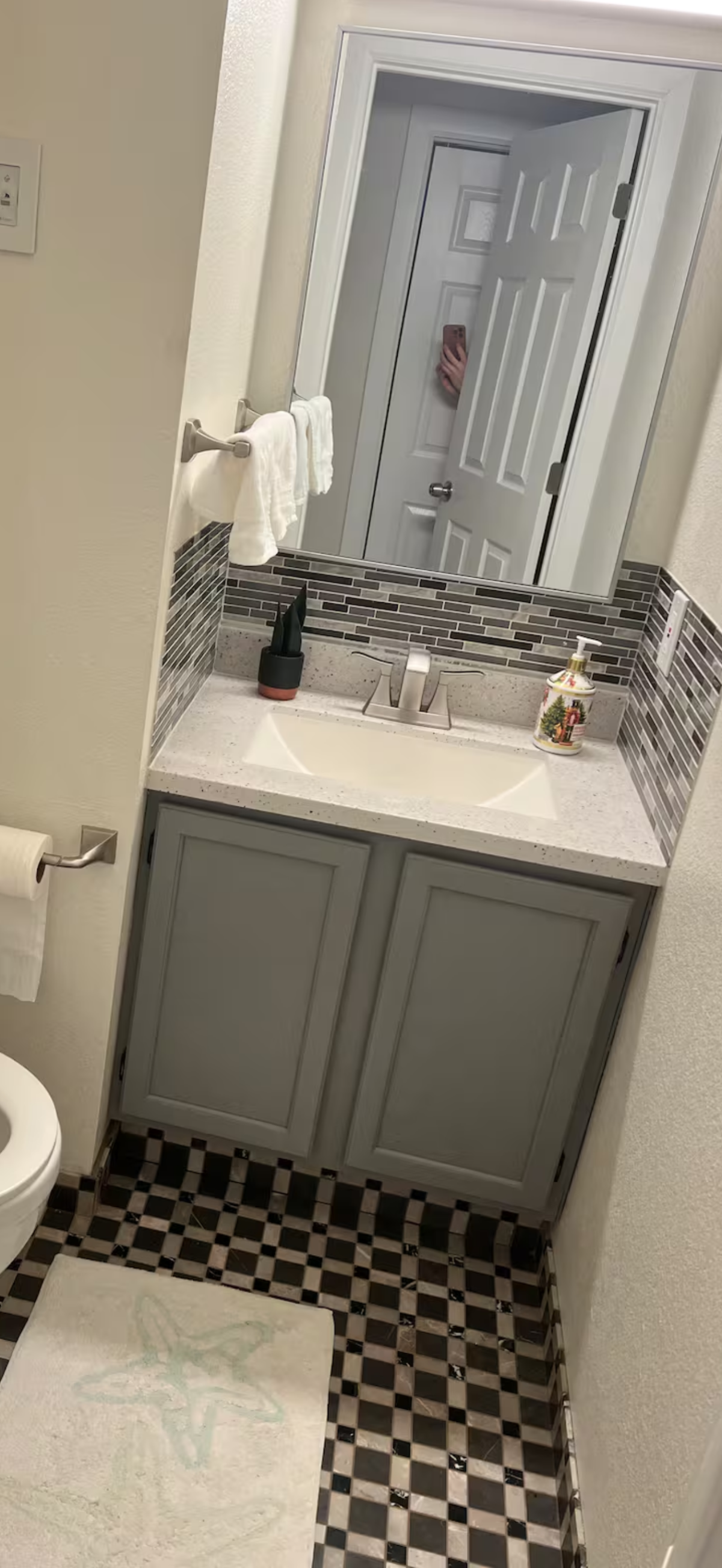 West Side Minutes to Airport 2Beds 1.5 bath airport townhouse - Photo 8
