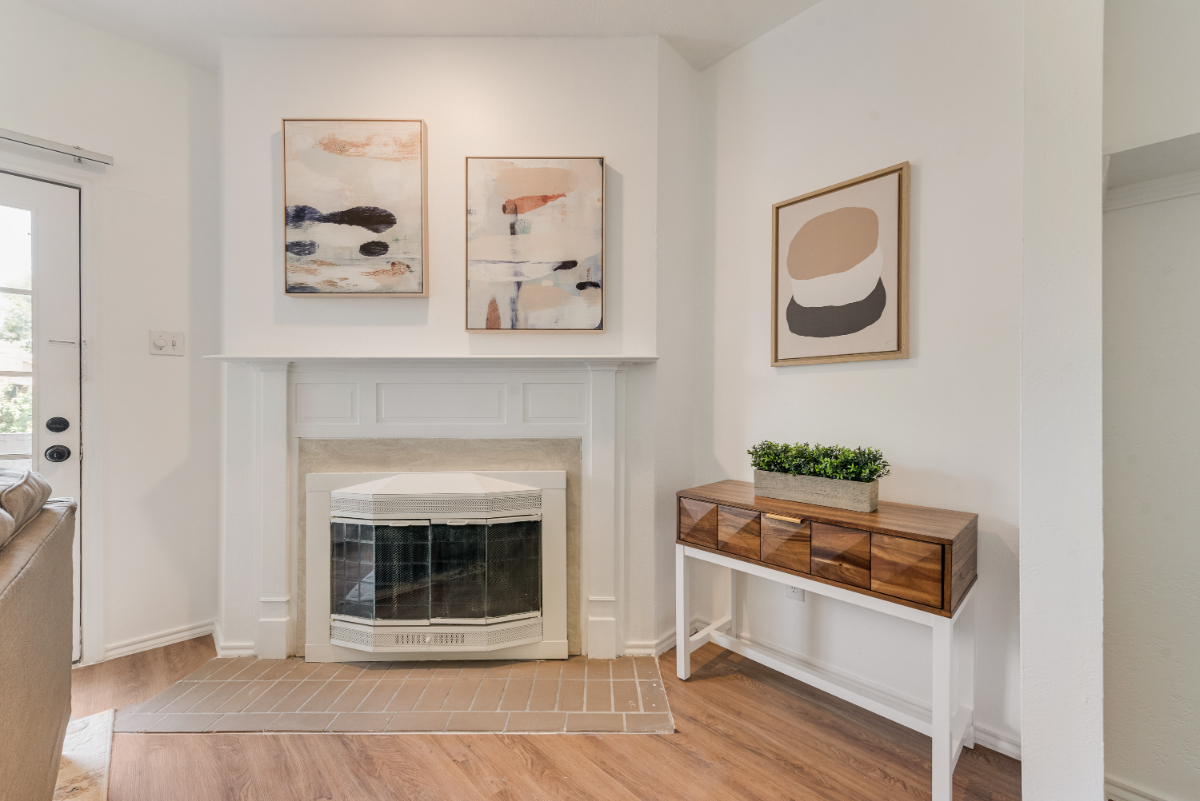 2Bed/2Bath - King Bed, Workspace, Walking Distance to Dog Park - Photo 4