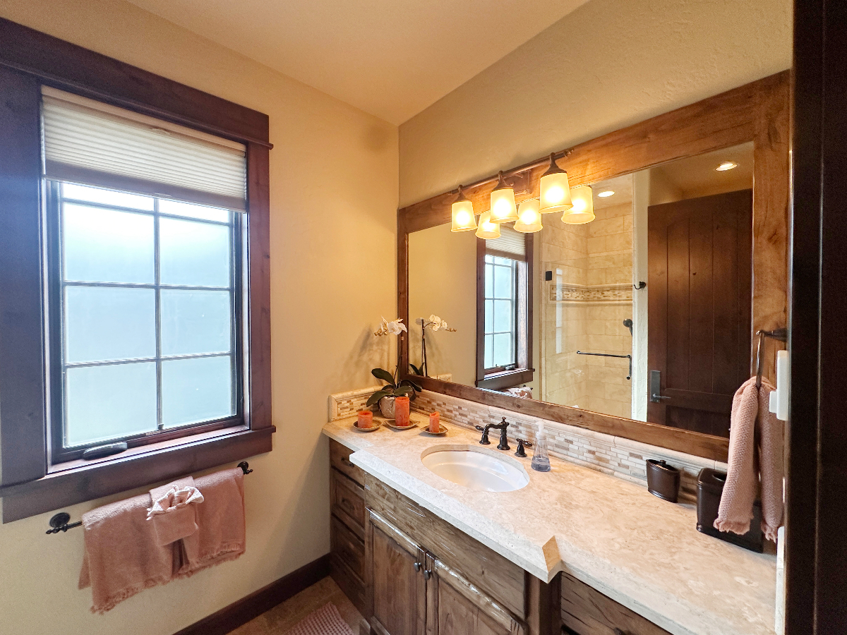 Luxury, Tranquil Cottage near the Deschutes River Trail - Photo 6