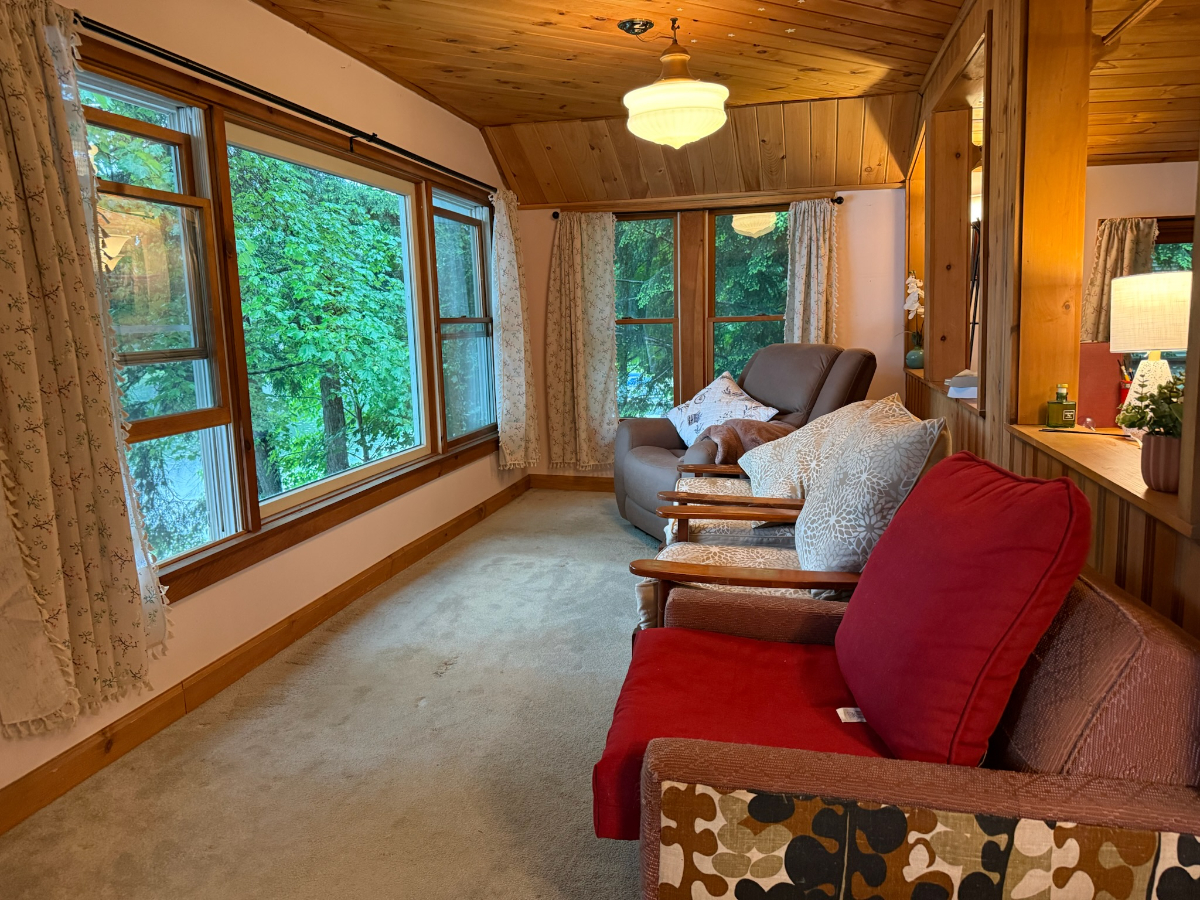 Cozy On the water getaway-Woodbury Lake Home - Photo 5