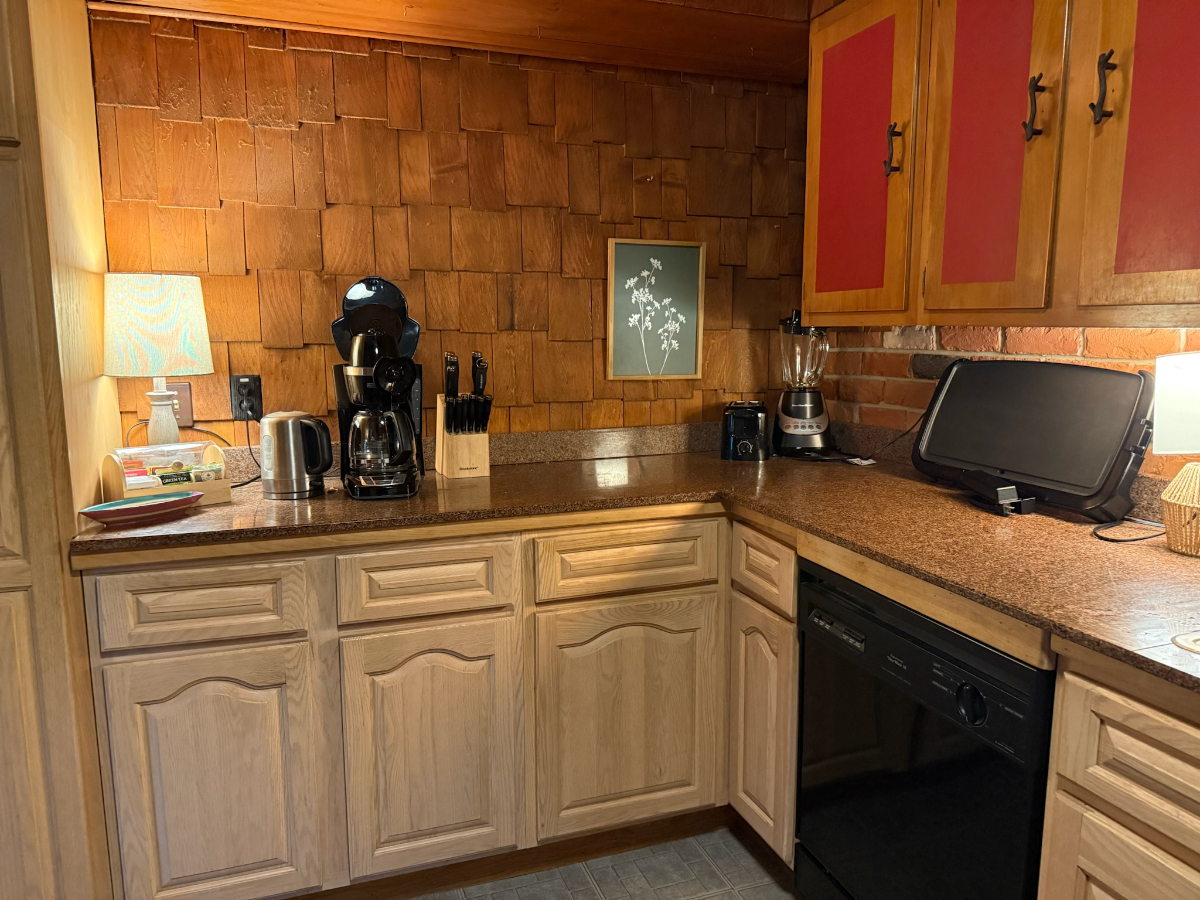 Cozy On the water getaway-Woodbury Lake Home - Photo 11