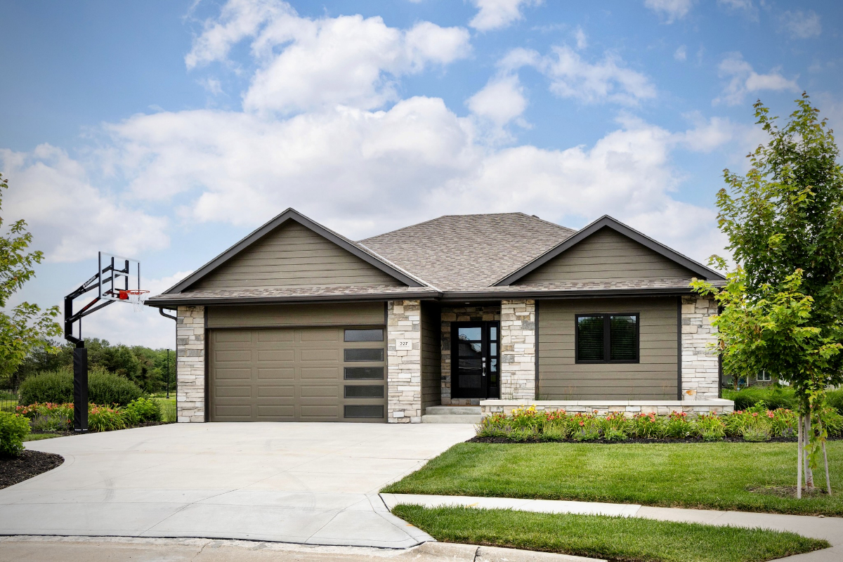 Fox Run Villa - NEW Build 3 bed, 3 bath, Golf Course nearby