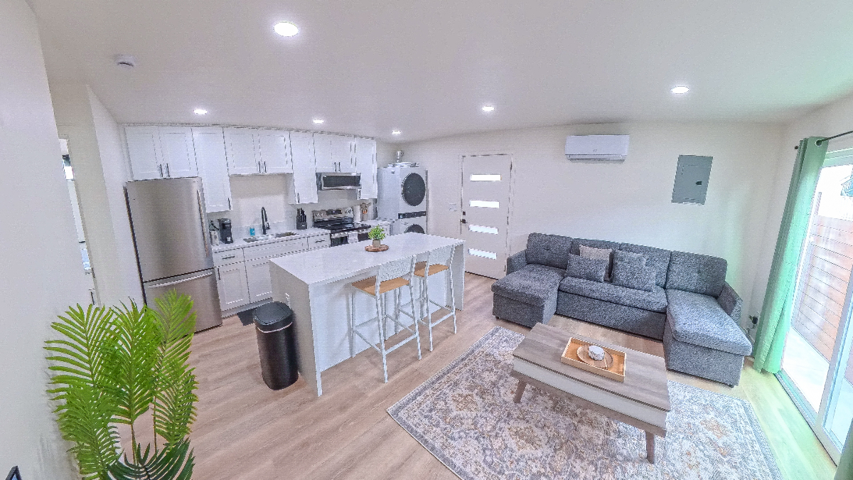 Renovated 1BR Near Balboa Naval Medical, Kaiser Zion + Scripps | Fast Fiber + Parking - Photo 5
