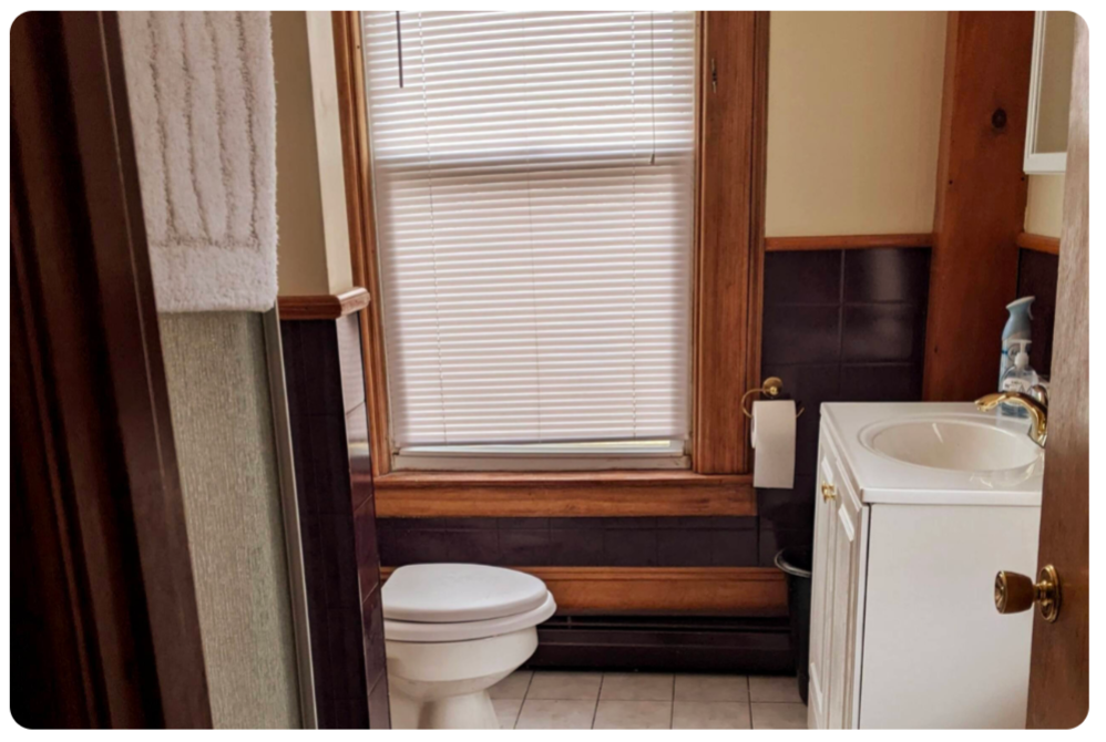 Fully Furnished Victorian - 2nd floor apt w/private balcony - Photo 5