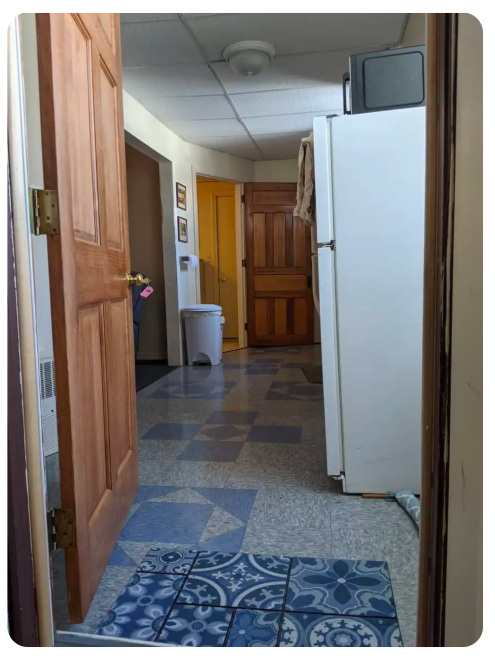 Fully Furnished Victorian - 2nd floor apt w/private balcony - Photo 3