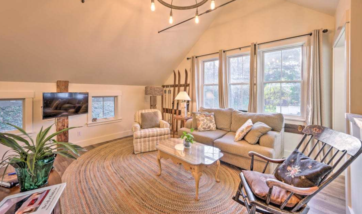 The Loft at Hobble Inn, located over the carriage barn. - Photo 6
