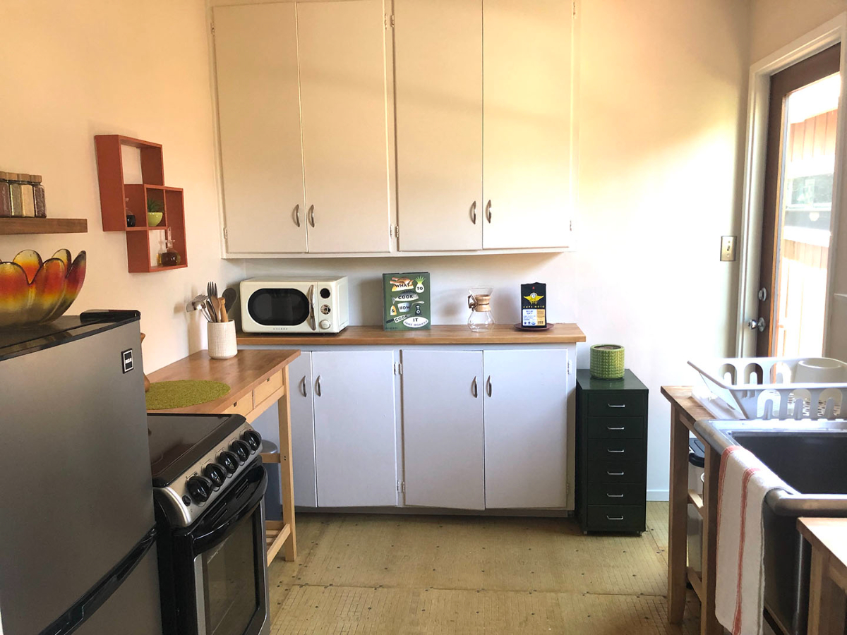 Sunny One Bedroom - Photo 1