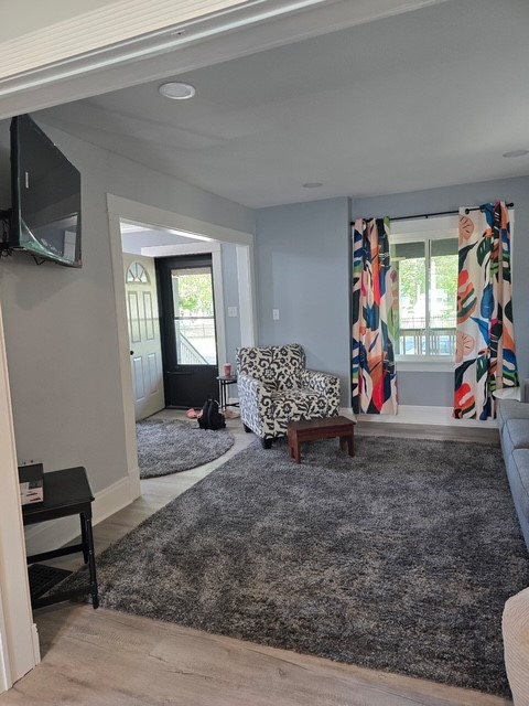 Comfortable 3BR home, close to water, activities, city - Photo 8