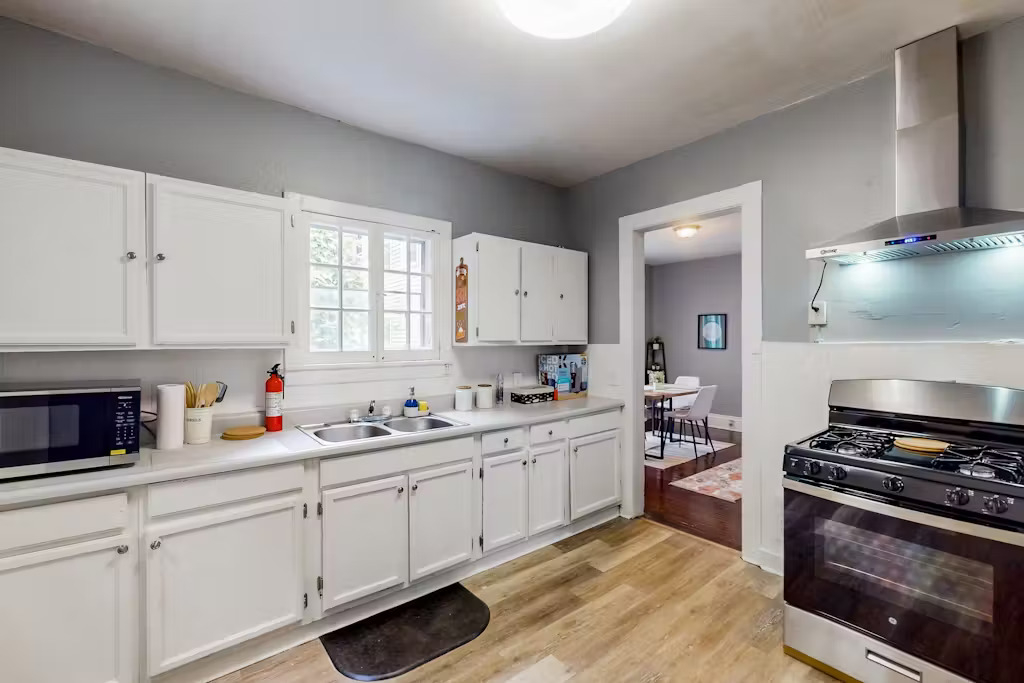 A Classic 4 Bedroom House in the historic 19th Ward near Rochester Airport - Photo 1