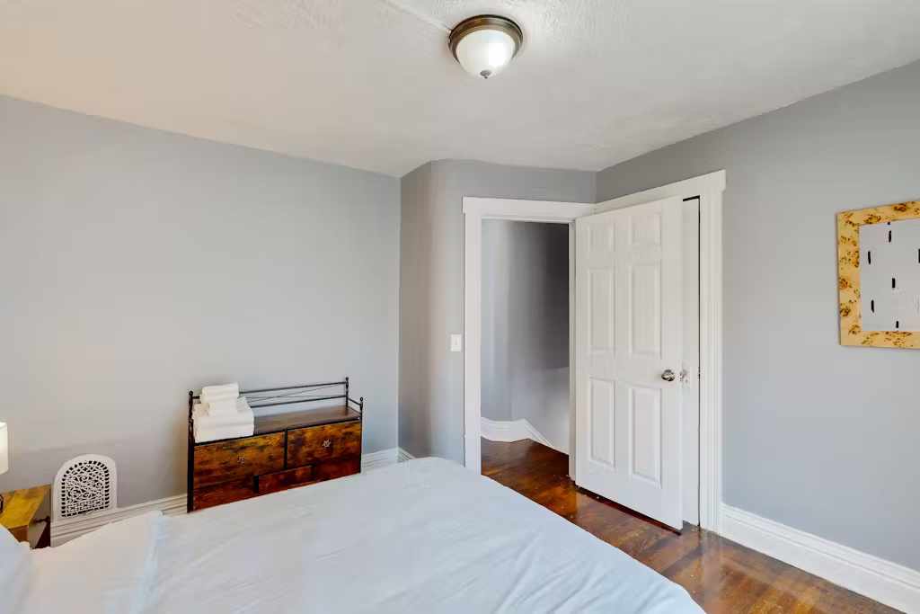 A Classic 4 Bedroom House in the historic 19th Ward near Rochester Airport - Photo 2