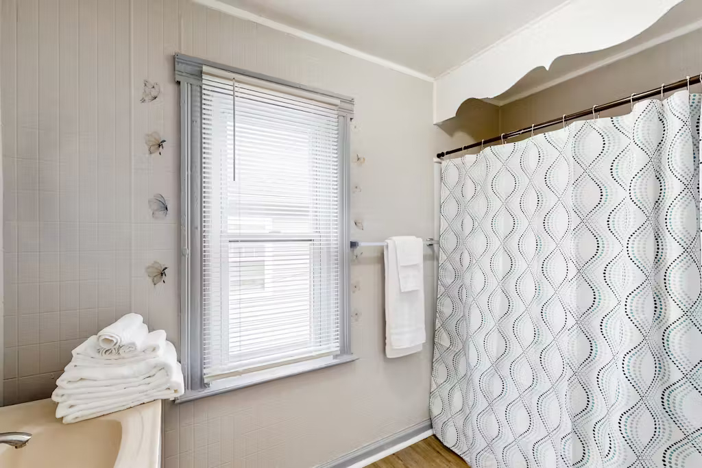 A Classic 4 Bedroom House in the historic 19th Ward near Rochester Airport - Photo 5