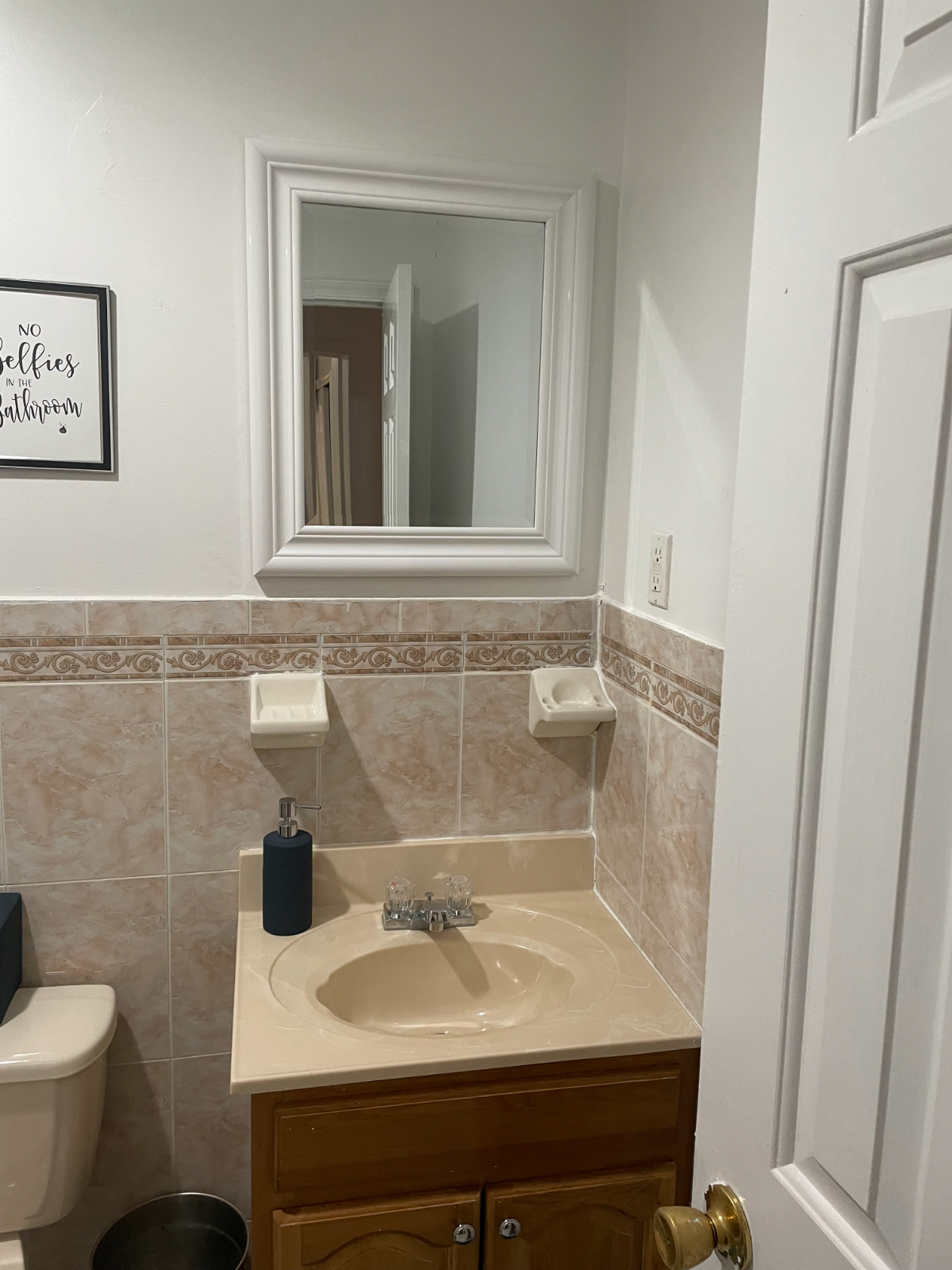 Dreamy 3 Bedrooms with Master / 2Baths - Photo 3